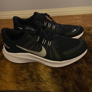 Nike, Women’s Quest 7.5 tennis shoes